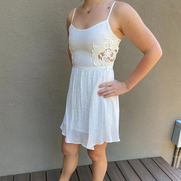NORDSTROM Socialite Lace Cut Out Detail White Mini Dress - Small - Picture 2 of 4